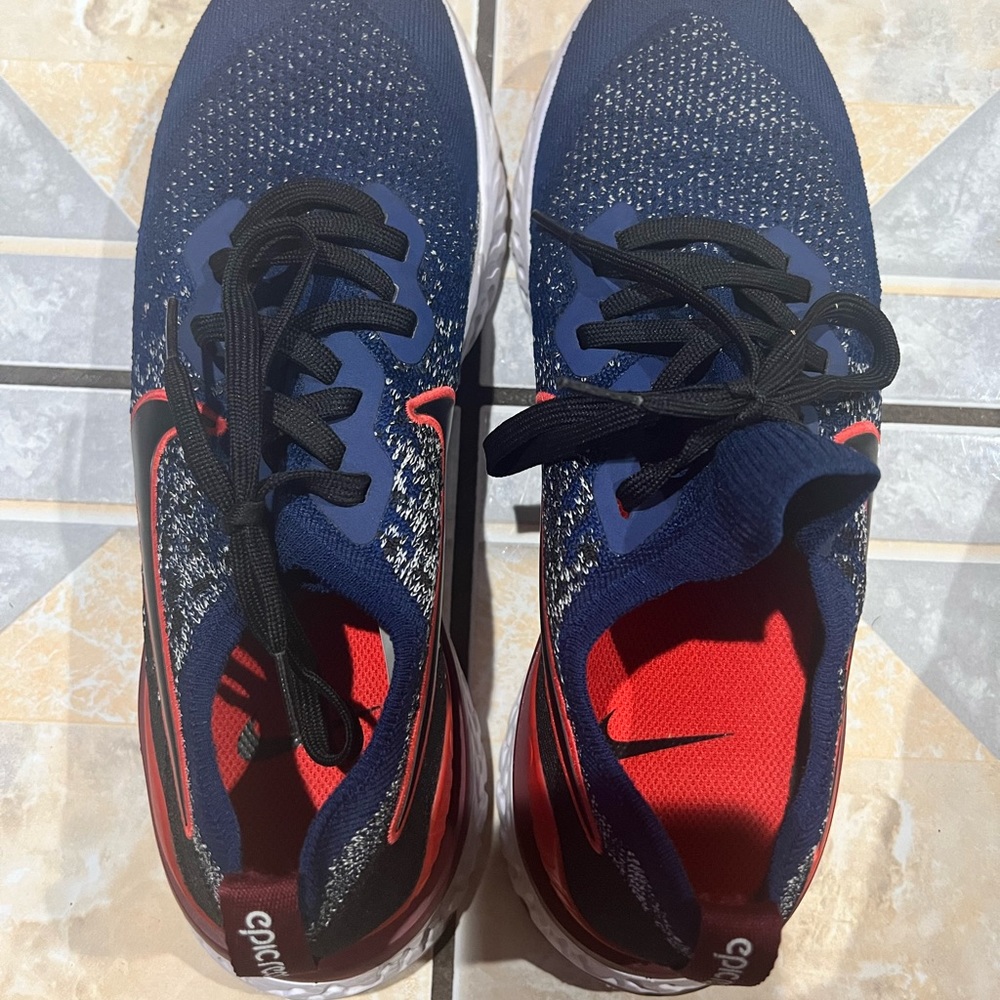 USED men’s Nikes
